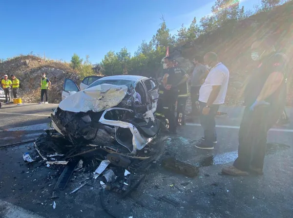 antalya-aksekide-feci-kaza-polis-memuru-ve-5-yasindaki-oglu-hayatini-kaybetti-1626516320574.jpg Antalya Akseki'de feci kaza! Polis memuru ve 5 yaşındaki oğlu hayatını kaybetti-3