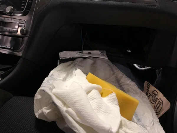 ikinci-el-otomobil-alirken-dikkat-hava-yastigi-airbag-yerine-sunger-koyuyorlar-1609321924666.jpg İkinci el otomobil alırken dikkat! Hava yastığı (airbag) yerine sünger koyuyorlar-8