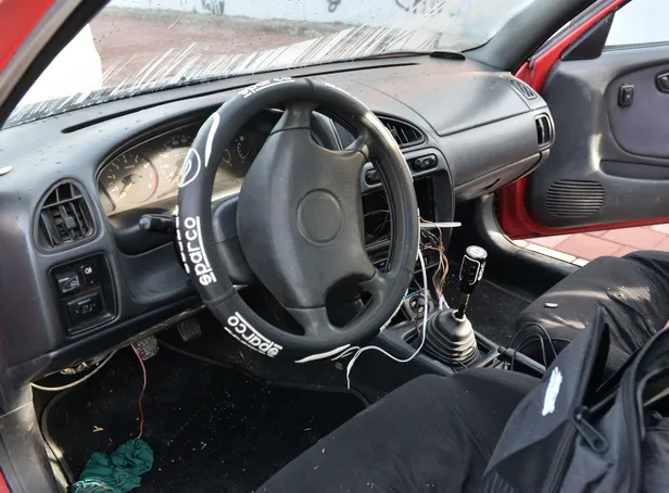 Havalimanından çıkıp aracına doğru gitti, gördüğü karşısında şoke oldu!-3