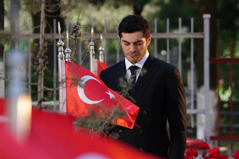 bir-gece-masali-3-bolumde-neler-olacak-mahir-yeni-bir-kararin-esiginde-1726477673241.jpg Bir Gece Masalı 3. bölümde neler olacak? Mahir yeni bir kararın eşiğinde!-4