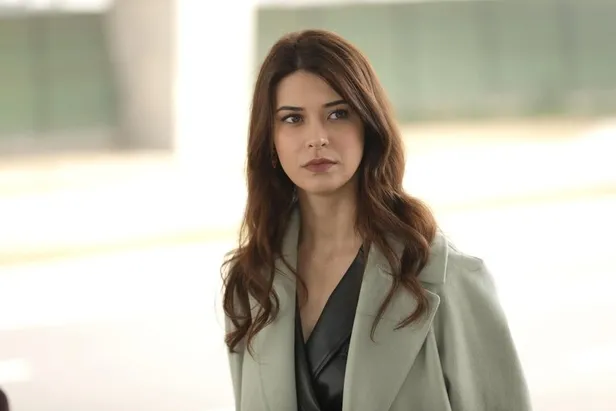 senarist-sag-gosterip-sol-vurdu-ramoda-hakikat-gun-yuzune-cikiyor-meger-plani-cok-baskaymis-1613243916006.jpg Senarist sağ gösterip sol vurdu! Ramo'da hakikat gün yüzüne çıkıyor! Meğer planı çok başkaymış...-10