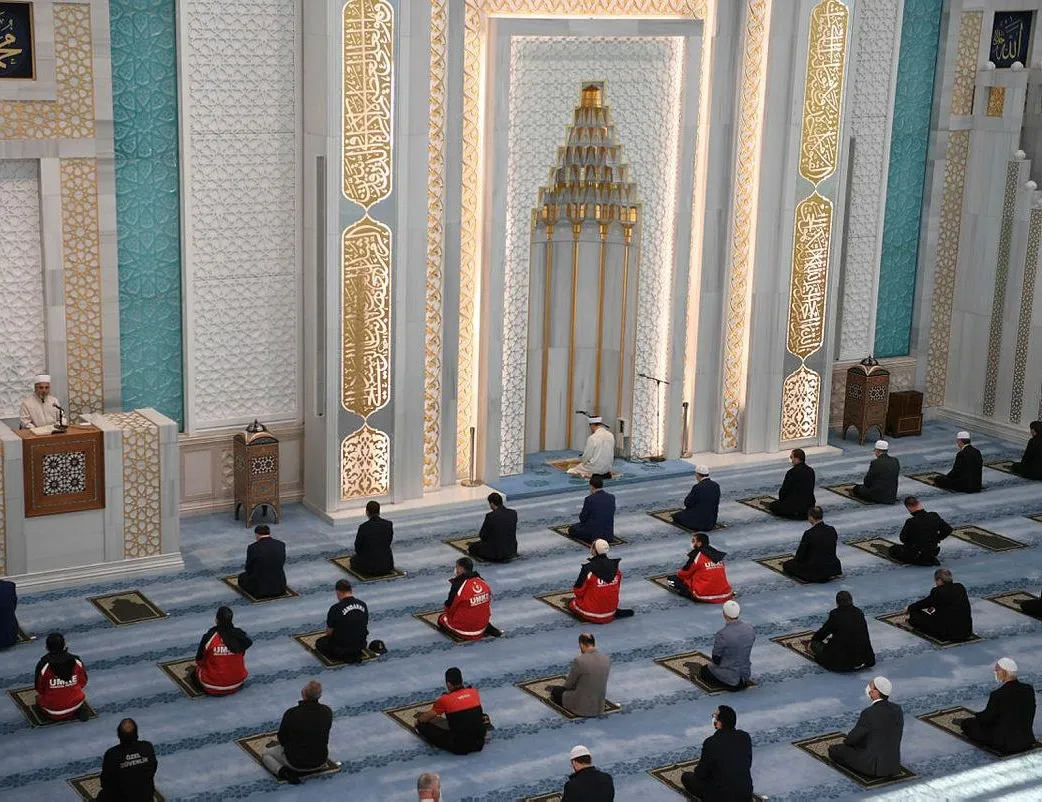 Diyanet’ten cuma namazı uyarısı