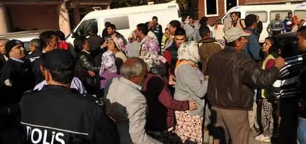 Komisere linç girişimi