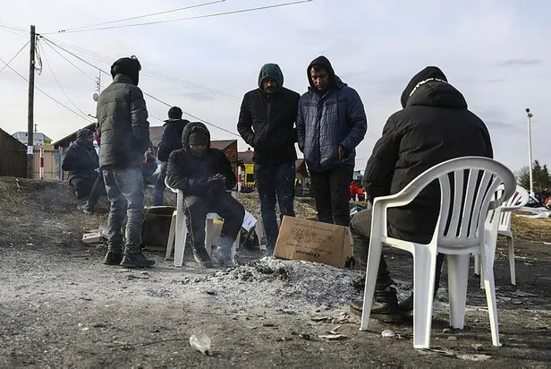 Ukrayna sınırını geçen Afrikalılar: Ten renklerimiz nedeniyle ırkçılığa uğradık-3