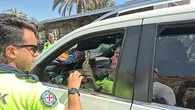 Dur ihtarına uymadı polisin üzerine araba sürdü