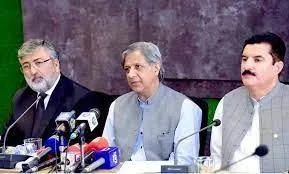 pakistanda-adalet-ve-hukuk-bakani-azam-nazir-tarar-istifa-etti-1666650964421.jpeg Pakistan'da Adalet ve Hukuk Bakanı Azam Nazir Tarar istifa etti-4