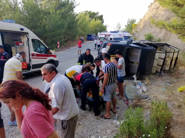 Antalya'da safari cipi devrildi: 16 yaralı-2