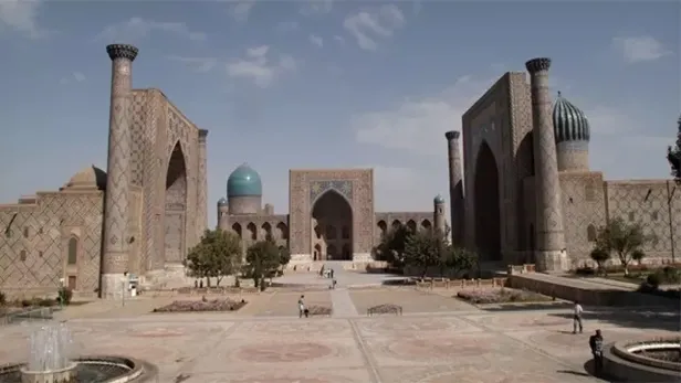 ulug-bey-kimdir-nereli-ne-zaman-oldu-eserleri-neler-ulug-bey-rasathanesi-hangi-sehirde-ulug-bey-rasathanesini-1663688455863.jpeg Uluğ Bey Rasathanesi hangi şehirde? Uluğ Bey Rasathanesi'ni kim yaptı? Uluğ Bey kimdir, nereli, ne zaman öldü, eserleri neler?-5