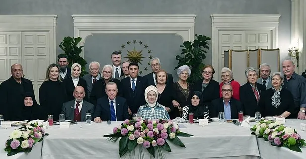 Başkan Erdoğan'dan Emine Erdoğan'ın yaşlılarla iftarına sürpriz ziyaret!