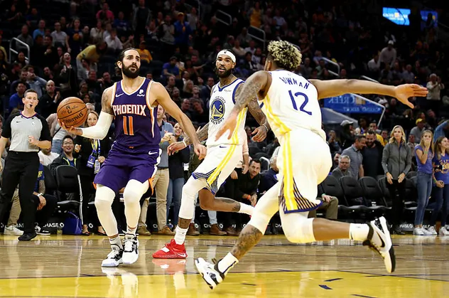 NBA'da büyük şok! Curry'nin eli kırıldı