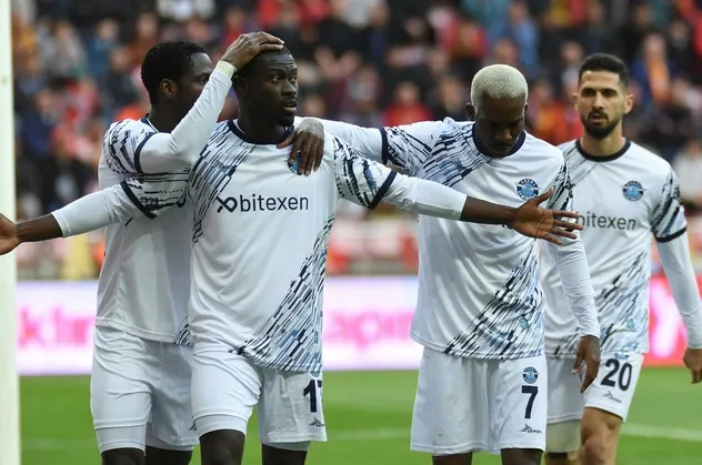 Eski Galatasaraylılar Adana Demirspor'u uçuruyor! Onyekuru, Belhanda, Ndiaye ve Emre Akbaba'dan büyük başarı