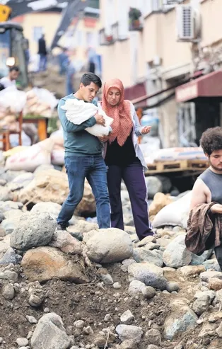 Giresun'daki sel felaketinde 6 kişi hayatını kaybetti: Kayıp 10 kişiyi arama çalışmaları sürüyor