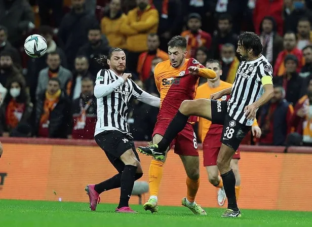 istanbulda-duello-galatasaray-2-2-altay-mac-sonucu-1638641681347.jpeg İstanbul'da düello! Galatasaray 2-2 Altay | MAÇ SONUCU-3
