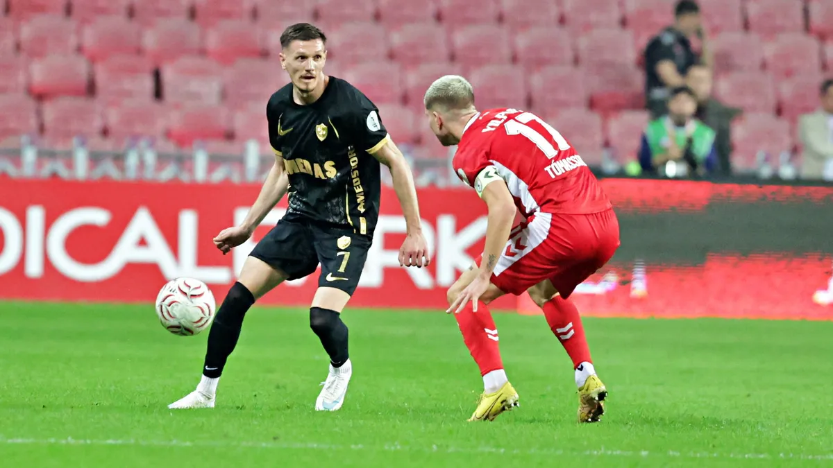 Amed SK, 2 kırmızı karta rağmen Samsunspor'u 2-1 mağlup etti