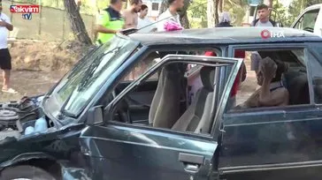 Antalya’da kafa kafaya çarpışma: 3 yaralı!