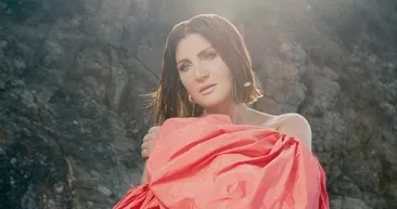 ‘Sensiz geçen 17 yıl’ diyen Sibel Can hem duygulandırdı hem şaşkına çevirdi! Anne-kızın benzerliğini gören inanamadı
