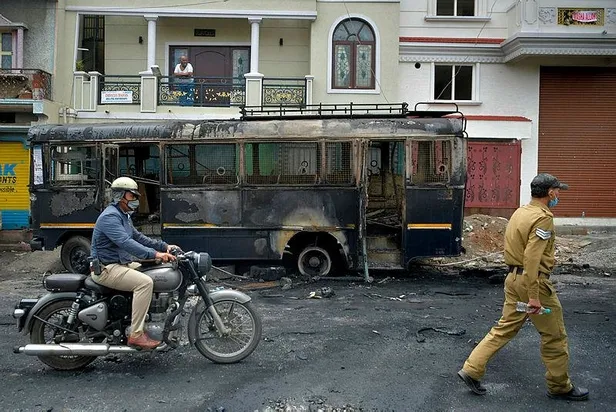 Son dakika: Hz. Muhammed'e yönelik aşağılık hakaretler sonrası Hindistan karıştı: 3 kişi hayatını kaybetti-1