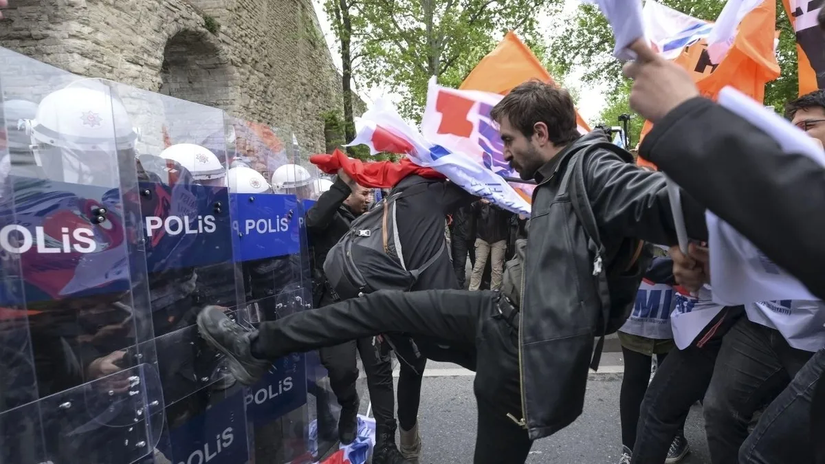 1 Mayıs Taksim gösterilerine yönelik yürütülen davada 21 tutuklu hakkında karar! Çeşitli suçlardan yargılanıyorlardı