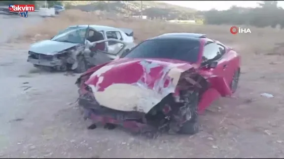 Antalya'da feci kaza: 1'i ağır 4 yaralı