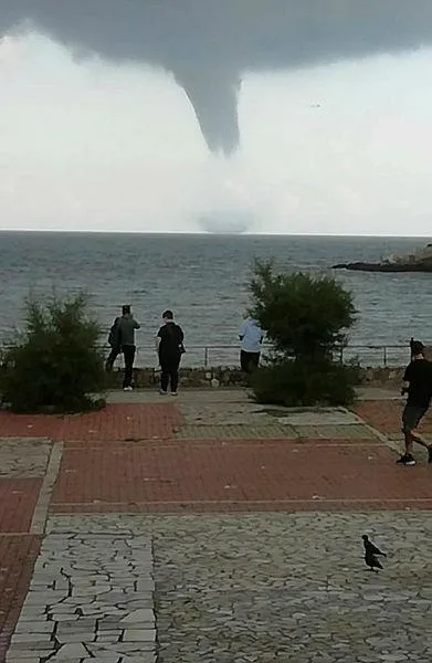 Son dakika: Amasra'da hortum seyir halindeki kuru yük gemisini teğet geçti-2