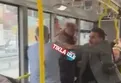 Metrobüste tekmeli yumruklu kavga kamerada!