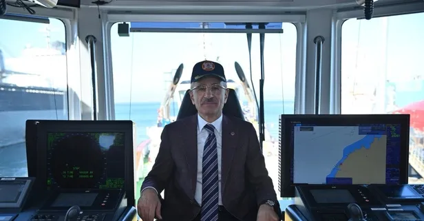 Boğazlarda dijital takip dönemi başlıyor I  Bakan Uraloğlu: "7 gün 24 saat kesintisiz haberleşme hizmeti sunacağız"