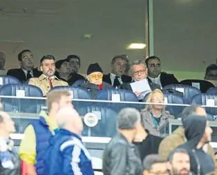Dursun Özbek Yarsuvat’la birlikte izledi