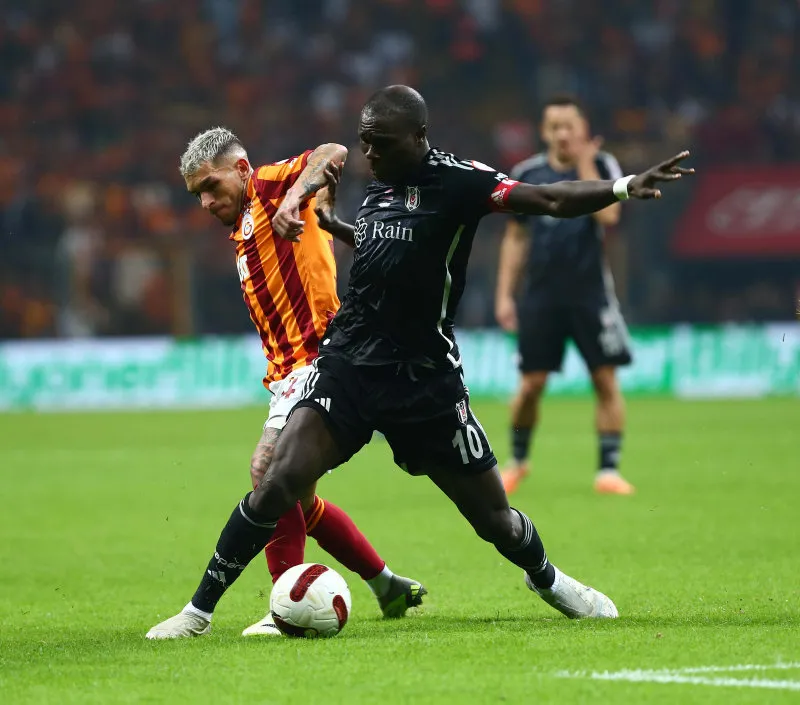 Mert Günok'un Galatasaray - Beşiktaş derbisinde gördüğü kırmızı kart doğru mu? İşte o yorum - 8