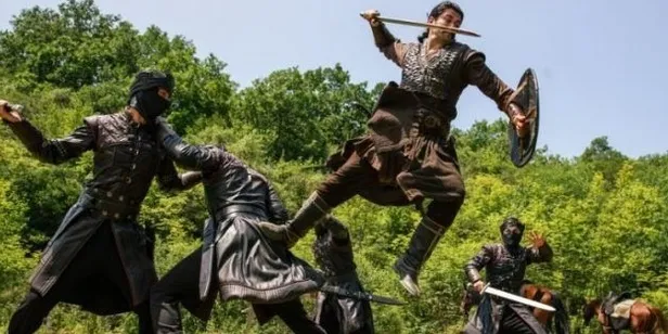 Gözler orada! Turgut Alp ise yeni sezonda... Kuruluş Osman'da Ertuğrul Bey dünyaya kılıcının gücünü gösterecek!-4