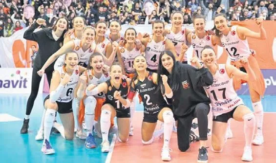basketbol-voleybol-boks-tekvandodaki-basarilar-turkiyeyi-sevince-bogdu-1653343617162.jpeg Basketbol, voleybol, boks, tekvandodaki başarılar Türkiye'yi sevince boğdu-4