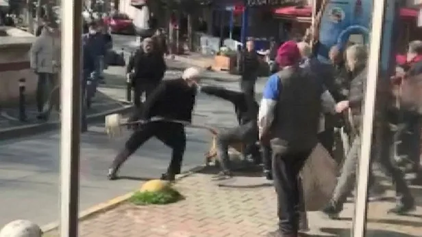 beyoglundan-3-kisiyi-yaralayan-pitbullun-sahibi-silahla-yaralama-sucundan-tutuklandi-1645216816445.jpeg Beyoğlu'ndan 3 kişiyi yaralayan pitbullun sahibi "silahla yaralama" suçundan tutuklandı!-3