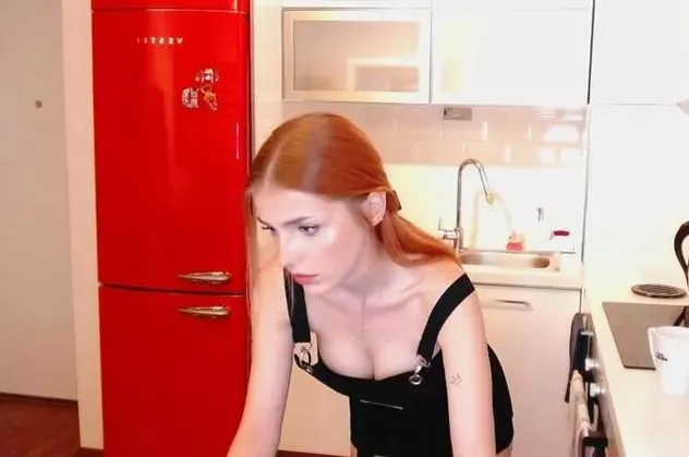 Sosyal medyada görülmemiş dilencilik! Twitch yayıncısı Didem Şener 'kist ameliyatı olacağım' deyip göğüslerini büyüttü