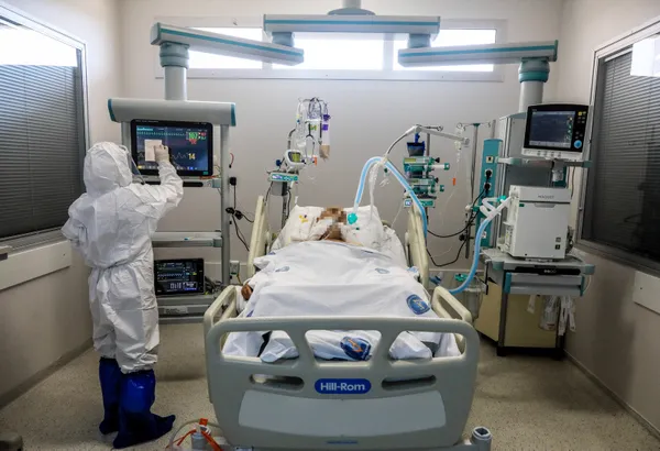 vaka-oraninin-iki-katina-ciktigi-yogun-bakim-doluluk-oraninin-yuzde-71den-fazla-oldugu-antalyada-ek-tedbirler-alindi-1607927969585.jpg Vaka oranının iki katına çıktığı yoğun bakım doluluk oranının yüzde 71'den fazla olduğu Antalya'da ek tedbirler alındı-20