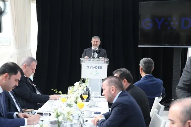 Hazine ve Maliye Bakanı Nureddin Nebati'den Fransa'da yatırımcılara mesaj: Türkiye konumunu çok iyi kullanacak-1