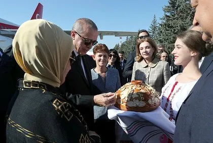 Başkan Erdoğan ve eşi Emine Erdoğan Moldova’da resmi törenle karşılandı