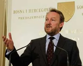 İzzetbegoviç’ten BM’ye Srebrenitsa mesajı