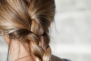 Islak saçı fırcalamayın