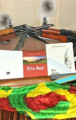 FETÖ’cü hainin evinden çıkanlar şok etti