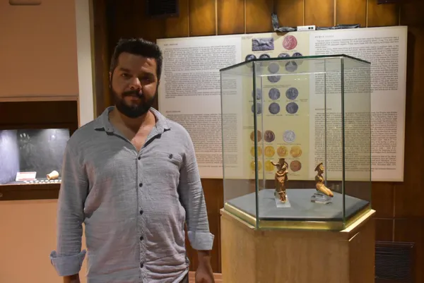 tam-2-bin-300-yillik-ask-tanrisi-eros-figuru-ilk-kez-sergileniyor-1656487718729.jpg Tam 2 bin 300 yıllık! Aşk tanrısı 'Eros' figürü ilk kez sergileniyor-5