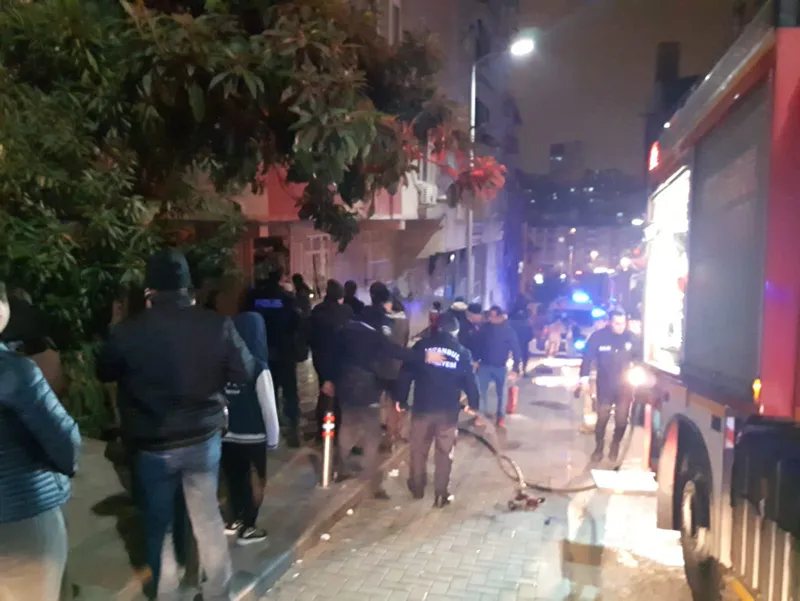 İstanbul Güngören'de yangın paniği! Böyle kurtarıldılar - 9