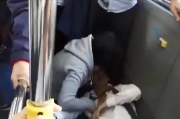 Halk otobüsünde hareketli dakikalar!