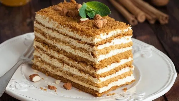 Ballı medovik nasıl yapılır? Evde pratik ve lezzetli rus pastası ballı medovik tarifi! İşte malzemeler, püf noktalar…-2