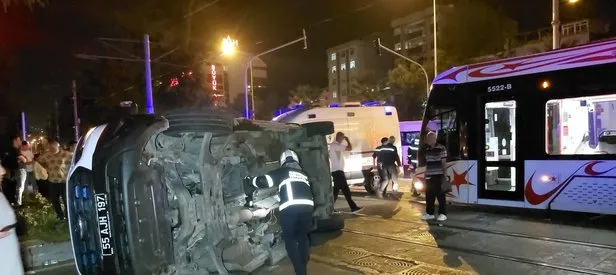 Tramvay ile ambulans birbirine girdi