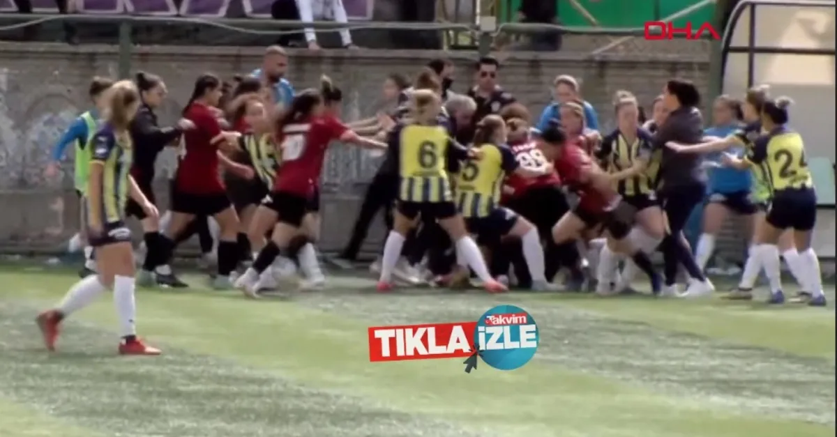 Amed - Fenerbahçe kadın futbol maçında kavga