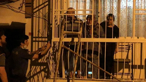 Manisa'da bir garip olay: Biri komşusunu bıçakladı diğeri olay yerine gelen polise hakaretler yağdırdı-4