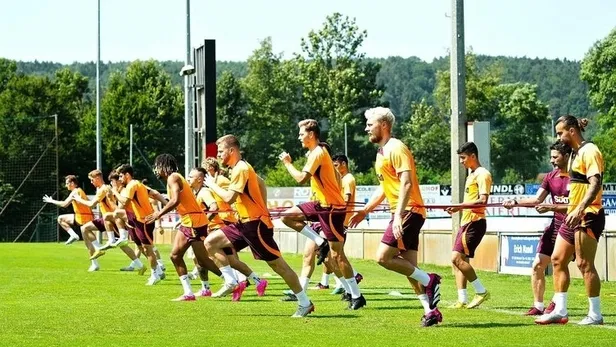 galatasaraya-premier-ligden-185lik-kule-ani-ayrilik-icin-b-planini-hazirladilar-1690357787772.jpg Premier Lig'den 1.85'lik stoperi getiriyorlar! Galatasaray'ın 'B' planı hazır!-2