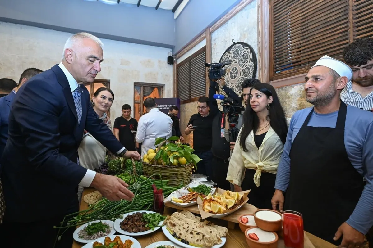 akdenizin-incisi-ilk-kez-kultur-yolu-sahnesinde-mersinde-festival-coskusu-1778326271084.jpeg Akdeniz’in incisi ilk kez Kültür Yolu sahnesinde: Mersin’de festival coşkusu-4