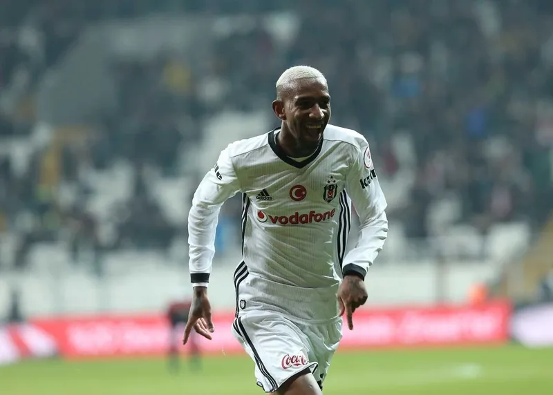 yer-yerinden-oynayacak-galatasaraydan-talisca-bombasi-1709891794094.jpeg Yer yerinden oynayacak! Galatasaray'dan Talisca bombası-7