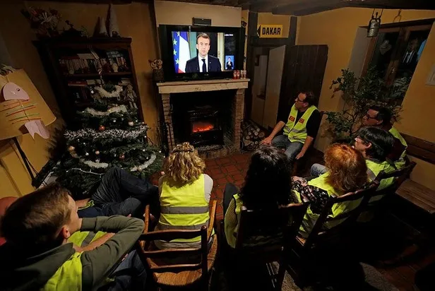 Macron’dan sarı yeleklilerle ilgili açıklama: OHAL ilan edeceğim