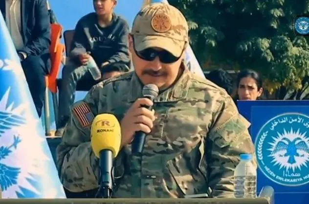 ABD'li komutandan PKK/YPG'nin sözde mezuniyet töreninde konuşma! Teröristleri tebrik etti
